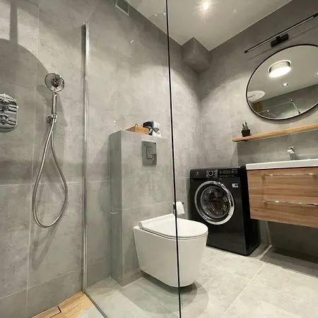 Mango W/patio & Parking