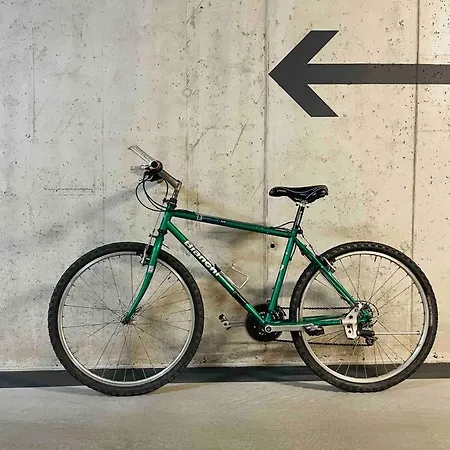 Mango W/patio & Parking