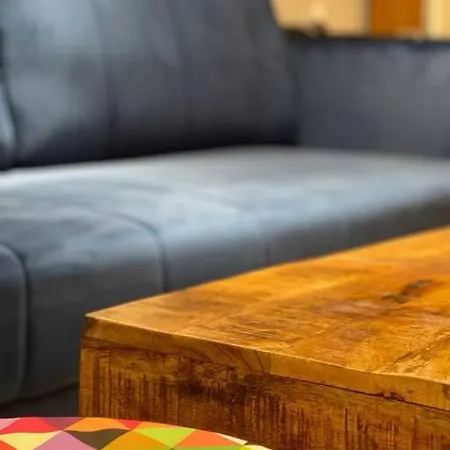 Mango W/patio & Parking