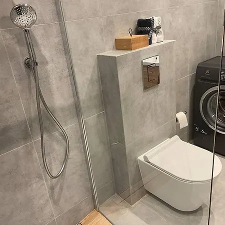 Mango W/patio & Parking