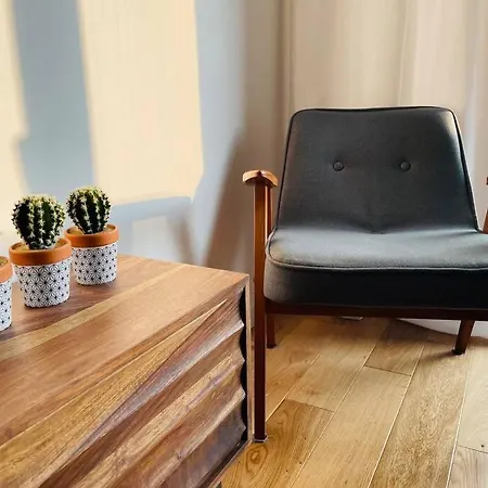 Lejlighed Mango W/patio & Parking