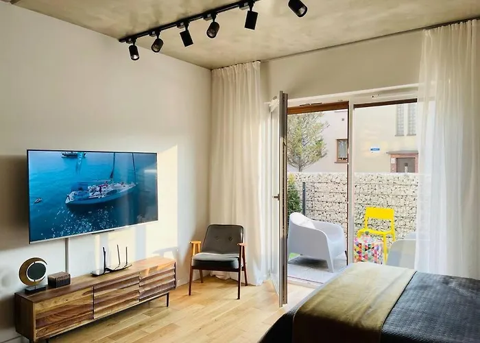 Mango W/patio & Parking Διαμέρισμα Γκλίβιτσε