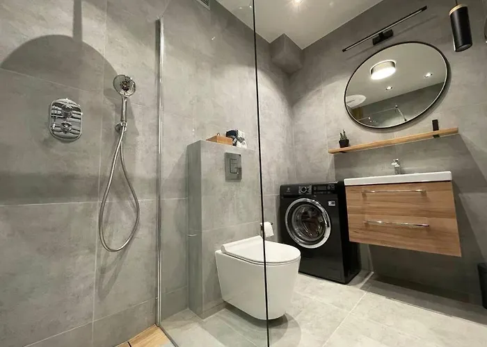 Mango W/patio & Parking