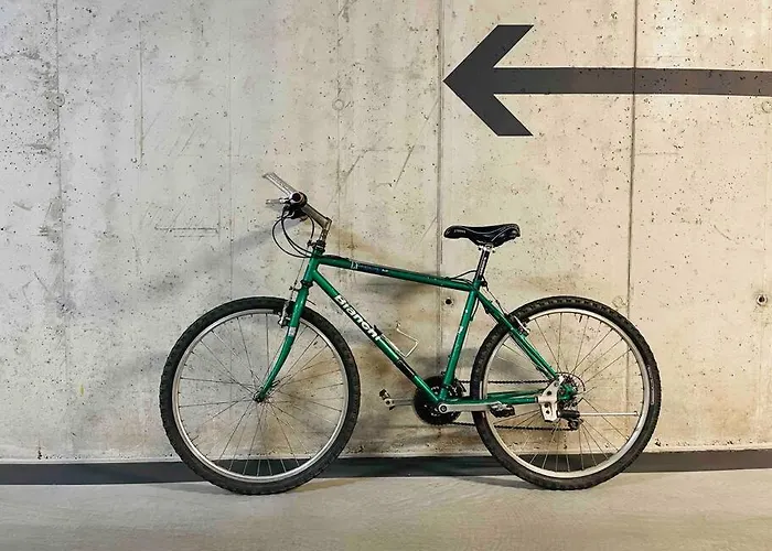 Mango W/patio & Parking