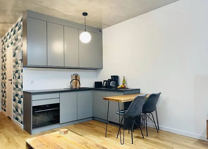 Διαμέρισμα Mango W/patio & Parking