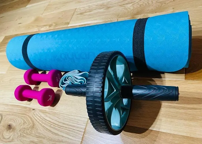 Mango W/patio & Parking *