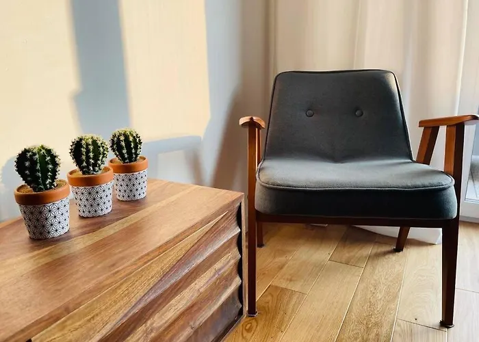 Διαμέρισμα Mango W/patio & Parking